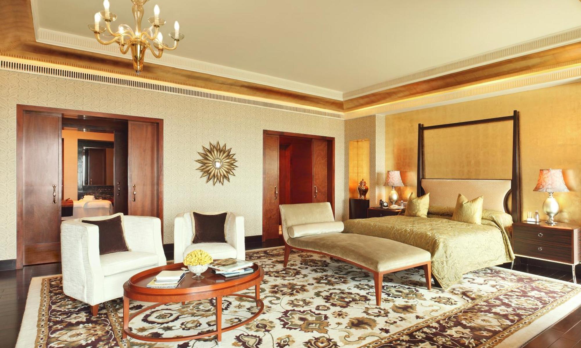 The Leela Ambience Gurugram Hotel & Residences - The Luxury Urban Sanctuary Гургаон Екстериор снимка A bedroom at the Taj Mahal Palace