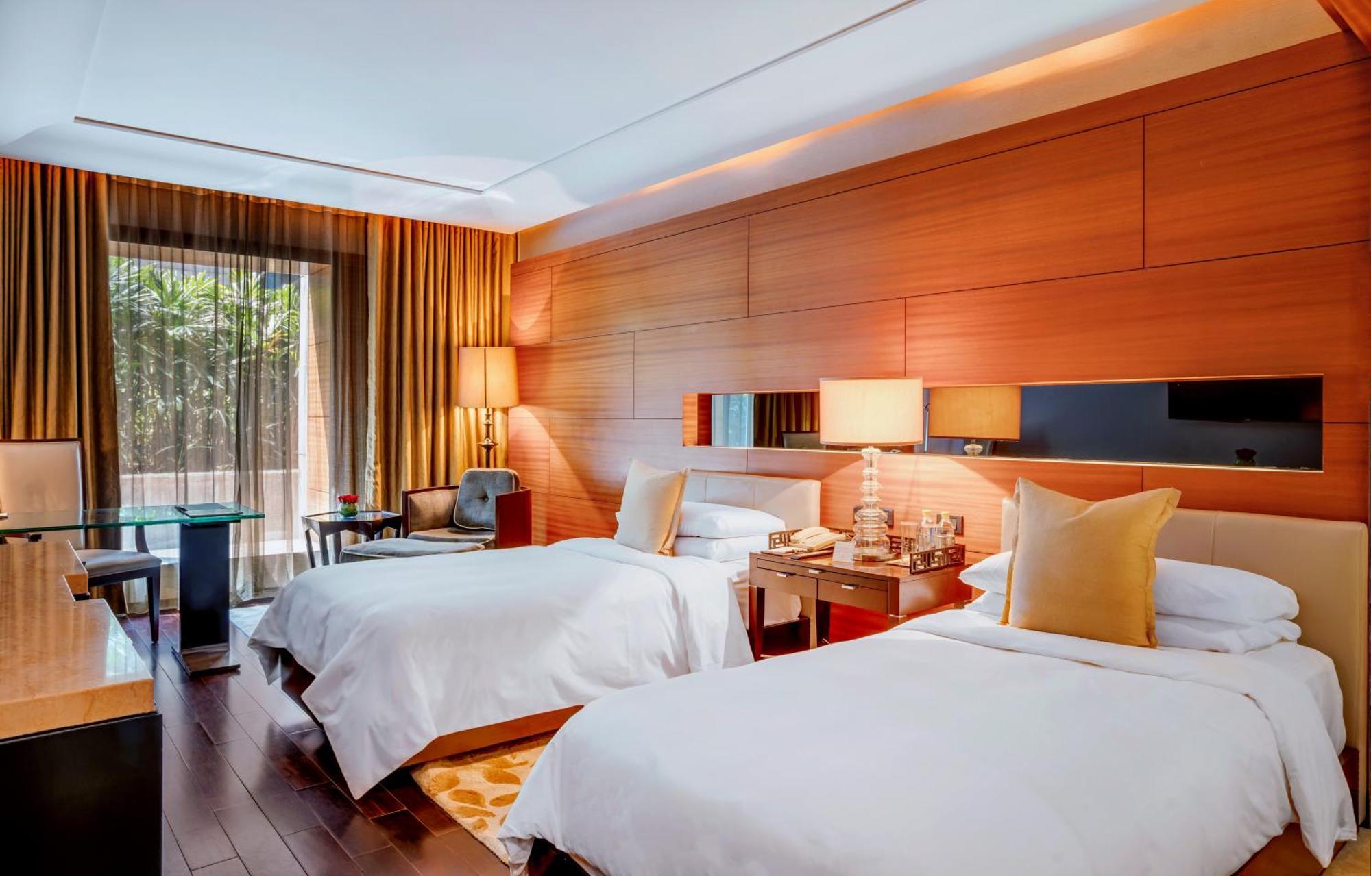 The Leela Ambience Gurugram Hotel & Residences - The Luxury Urban Sanctuary Гургаон Екстериор снимка Deluxe Room